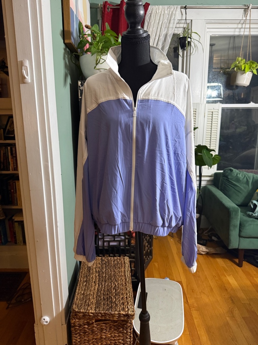 Beyond Yoga Women's Lavender and White Lightweight Zip Jacket